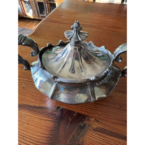 Reed & Barton Victorian Line Hollow are 3 Piece Silver Plate Coffee Tea Set - Picture 5 of 16
